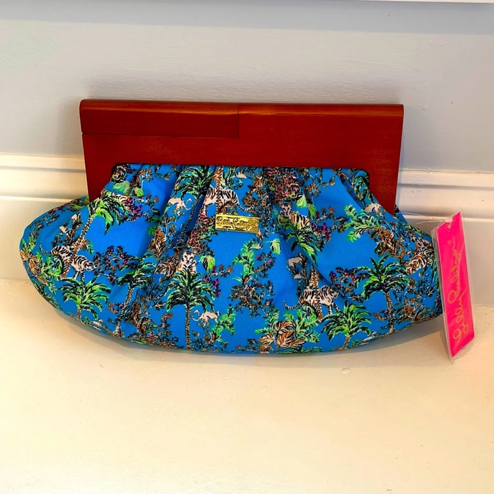 GWP Bermuda Clutch in Blue Thistle Tiger Queen Lilly Pulitzer - Picture 1 of 6